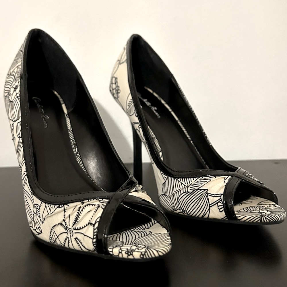 Brand New Charlotte Russell 4-inch Heels Sz 6